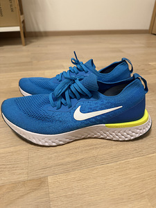 Nike running shoes (1 foto / 2)
