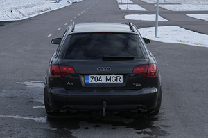 Audi A4 2.0TFSI S-Line Quattro (5 фото из 13)