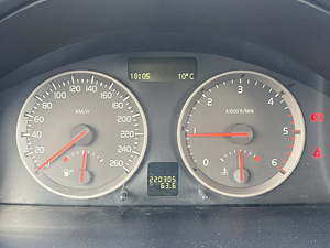 Вольво V50 2.0D (8 фото из 8)