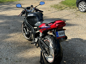 Kawasaki Ninja ZX-6R A2 1998 (4 foto / 6)