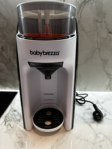 Производитель формул Baby Brezza Formula Pro Advanced (1 фото из 3)