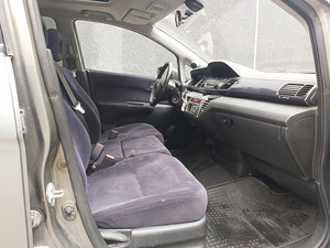 Honda FR-V 1.8 103kW (12 foto / 15)