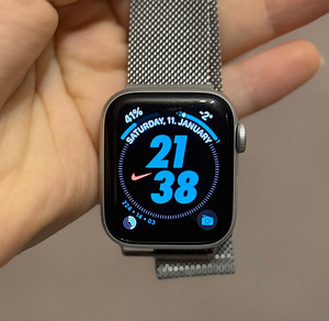 Apple Watch SE GPS (2nd Generation) 40 mm (2 foto / 5)