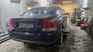 Volvo s60 2.4i CNG 103kw manuaal Varuosad ühest autost (3 foto / 6)