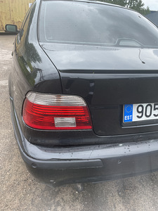 BMW e39 на запчасти (3 фото из 7)