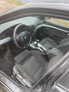 BMW e39 на запчасти (4 фото из 7)
