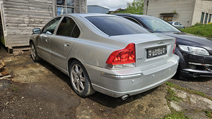 Volvo s60 2.4d5 136kw automaat varuosad ühest autost (2 foto / 5)