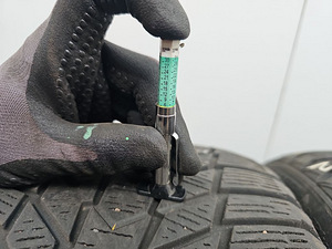 225/45 R17 (3 фото из 8)