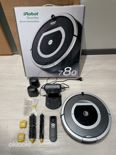 Пылесос iRobot Roomba 780 (фото #1)