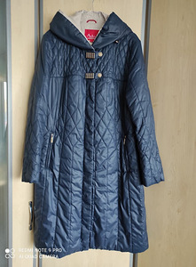 Женское демисезонное стеганное пальто в отличном состоянии