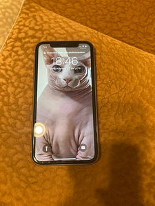 iPhone 11 128 GB (1 foto / 2)