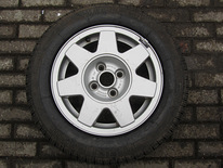 Запасное колесо VW, литой диск R14 4x100 с резиной 7 мм