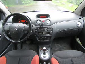 Citroen C2 VTR 1.4i Sensodrive ls 127000 varuosadeks (5 foto / 9)