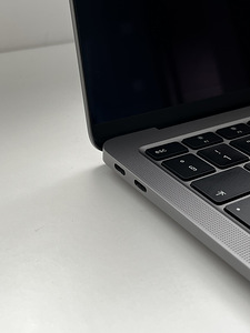 Apple MacBook Air M1 2020, 8GB RAM, Space Gray. Nordic. (3 foto / 6)