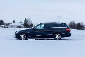 Mercedes-Benz E 220 AVANTGARDE 2010 (3 foto / 8)