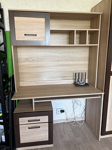 Стол (1 фото из 4)
