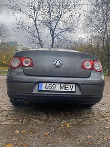 Passat b6 2005г (2 фото из 5)