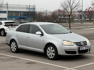 Volkswagen Jetta 2.0TDI (2 foto / 13)