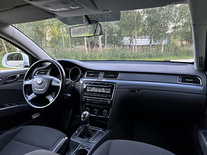 Skoda Superb 1.4 92kw 2012 (9 foto / 14)