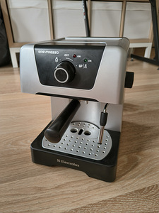 Кофемашина Electrolux (1 фото из 3)