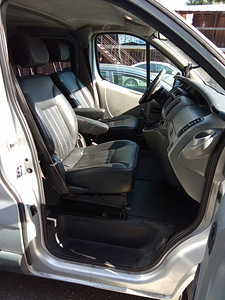 Opel vivaro (2 фото из 5)