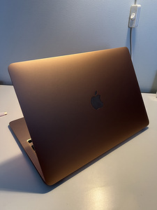 MacBook Air 2020 (1 фото из 8)
