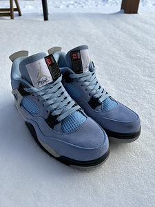 Jordan 4 Retro University Blue (1 foto / 4)