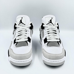 Jordan 4 Retro Military Black (2 foto / 4)