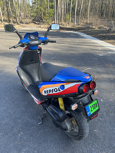 Aprilia SR50 2003.a (4 foto / 8)