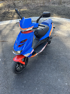 Aprilia SR50 2003.a (6 foto / 8)