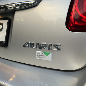 Toyota Auris 2011год 1.4д мануал 6 ступ. (13 фото из 15)