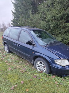 Chrysler Voyager 2.5 LX CRD 105KW (2 foto / 7)