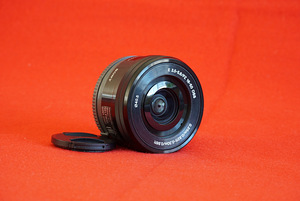 Sony E 3.5-5.6/PZ 16-50 OSS (1 foto / 2)