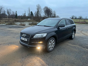 Audi q7 (1 фото из 10)