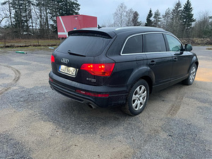 Audi q7 (7 фото из 10)
