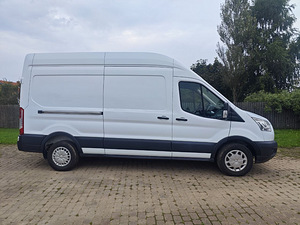 Ford Transit (4 фото из 10)