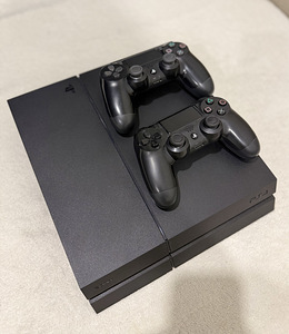 PlayStation 4 (500 GB)