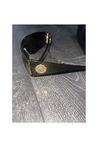 Солнцезащитные очки Versace оригинал (2 фото из 3)