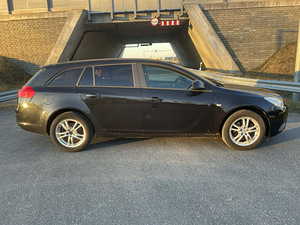 Opel Insignia (4 фото из 12)