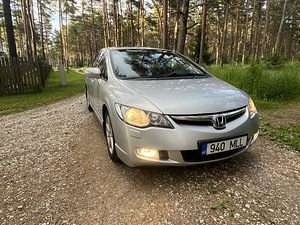 Honda Civic 1.8 benzin (2 foto / 11)