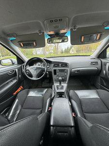 Volvo v70 (11 фото из 11)