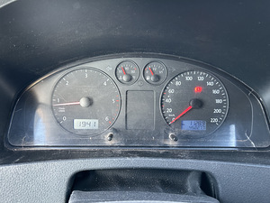 Volkswagen Transporter 2.5 R5 TDI 96kW (9 foto / 9)
