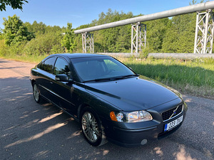 Volvo S60 Momentum 2.4 D5 120kw (2 foto / 10)