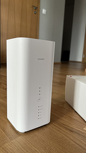 LTE/4G роутер Huawei B818 (2 фото из 2)
