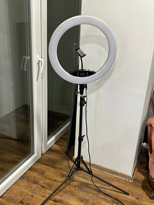 19" LED rõngavalgusti koos statiiviga (5 foto / 6)
