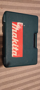 Шуруповерт MAKITA (3 фото из 3)