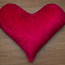 Südamekujuline padi / Красная подушка в форме сердца (фото #1)