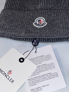 Hall Moncler müts (2 foto / 6)
