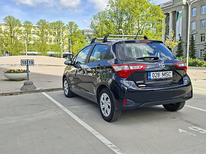 Toyota Yaris (4 foto / 9)