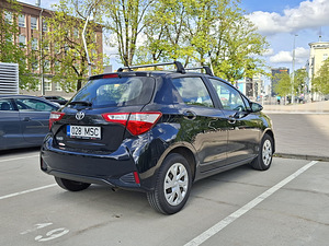 Toyota Yaris (5 foto / 9)
